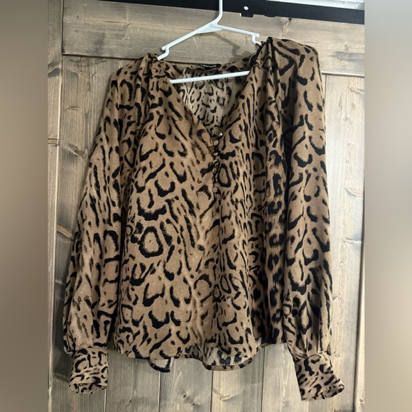 Express Animal Print Blouse - Picture 1 of 2